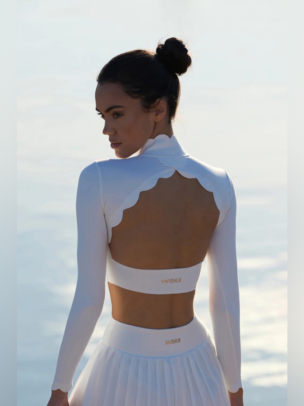 Wiskii Active Open Back Mock Neck Long Sleeve Crop Top Ivory Size Small